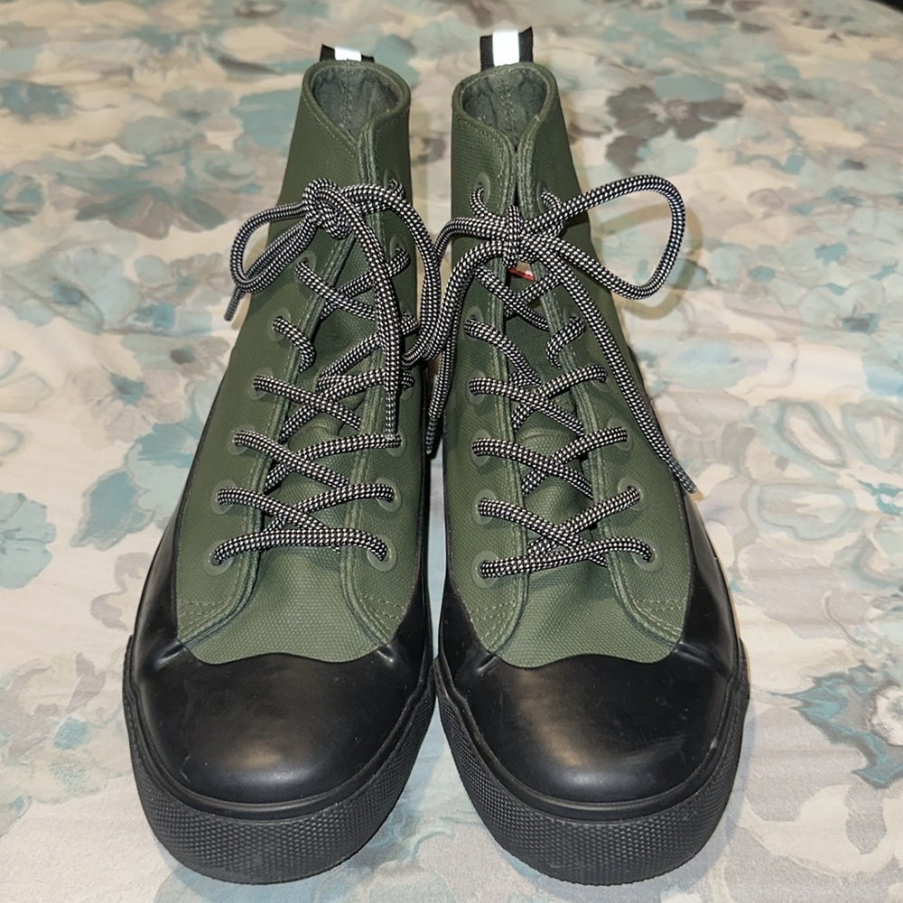 Hunter -Limited Edition for Target Rain Sneakers W 7 EUC
